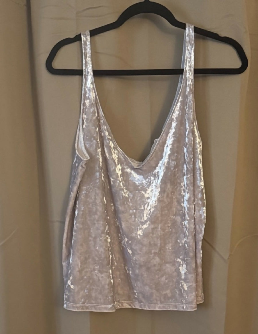 Velvet V-Neck H&M Tank Top - Bachelorette Looks