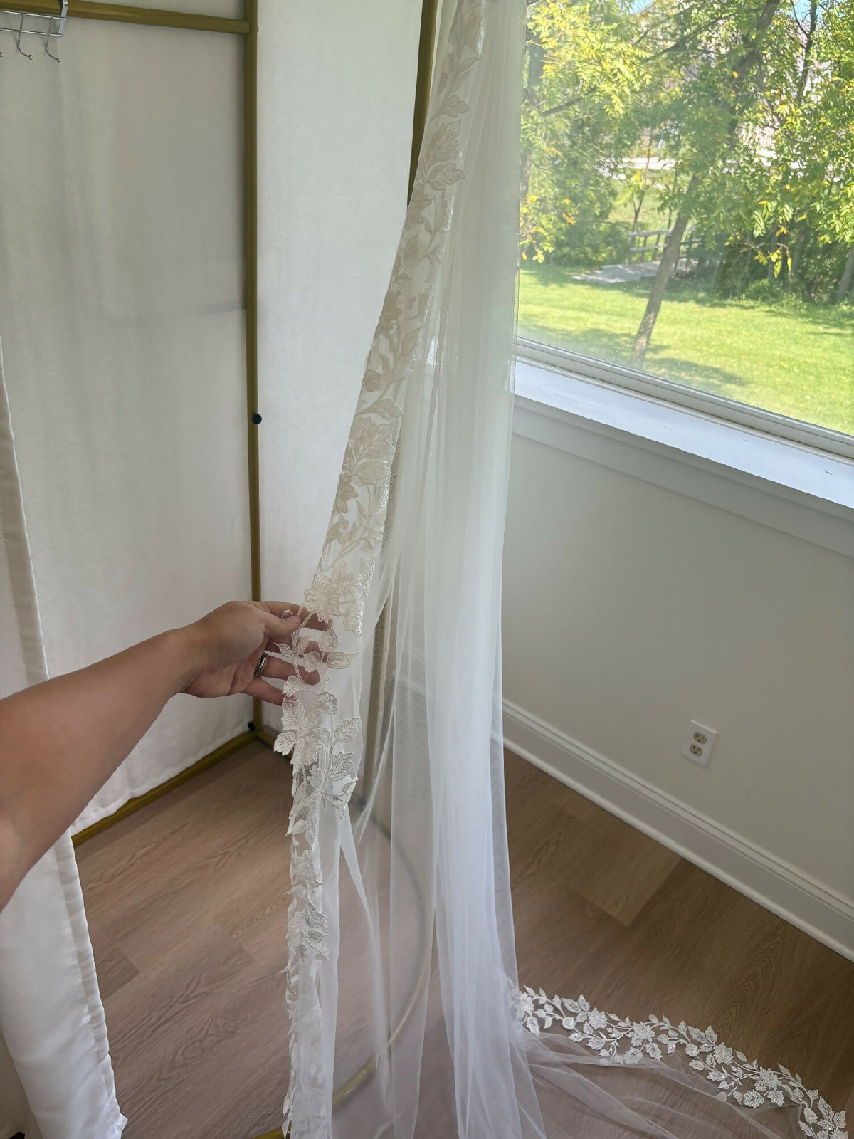 Untamed Petals Isla Veil