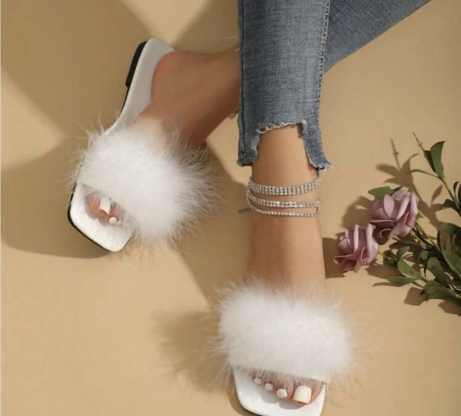 Women’s Feathery Slides 8W